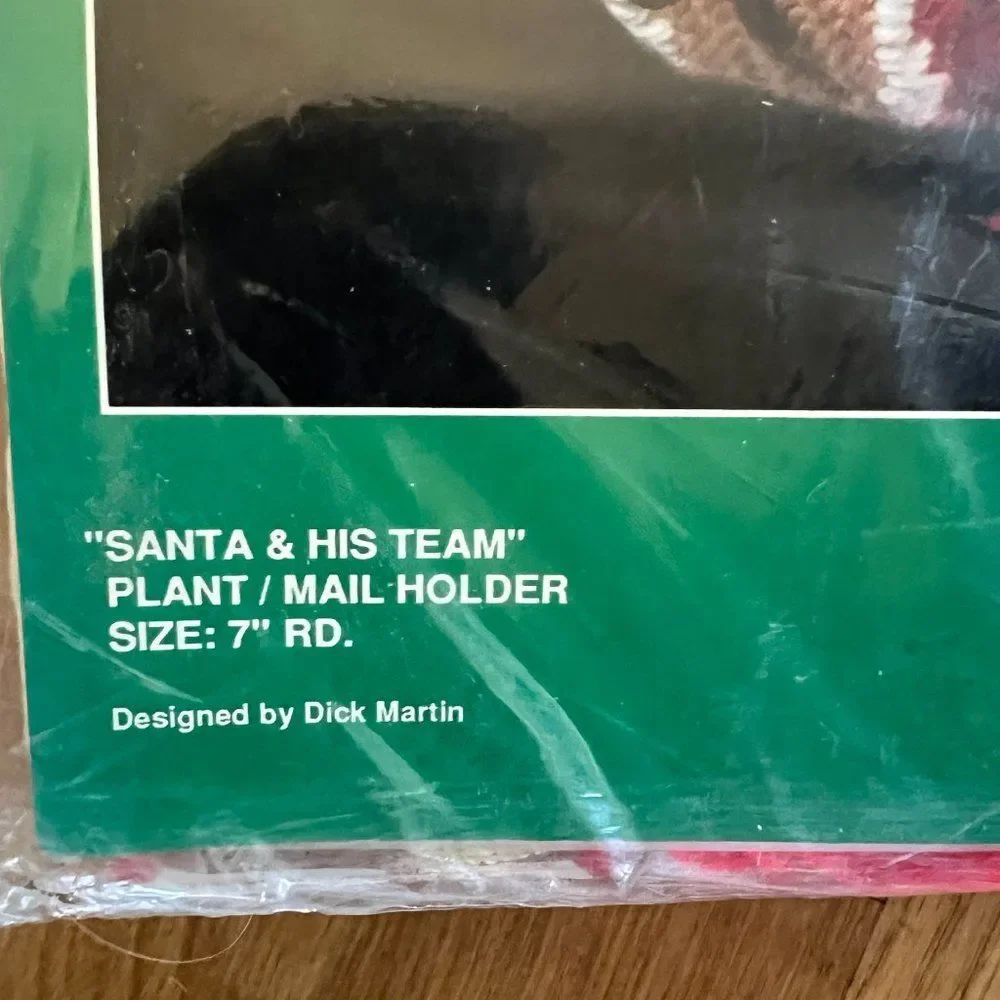 Plastic Canvas Kit Pre Cut Plant Mail Holder Candy Dish Santa Reindeer Xmas. New